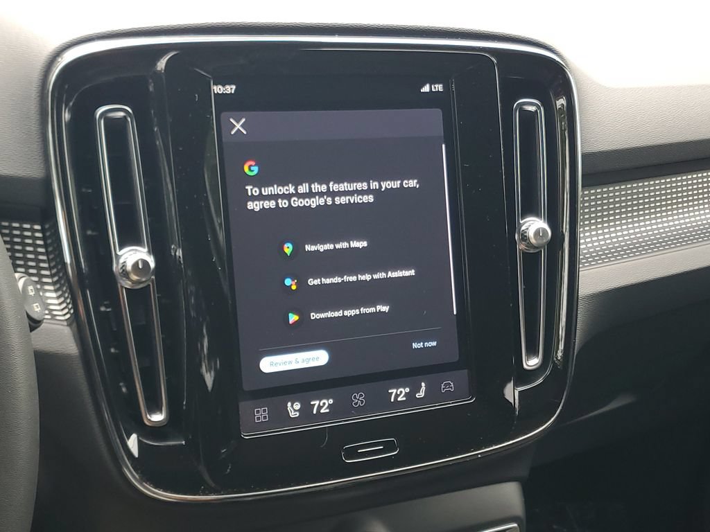 Certified 2023 Volvo XC40 B5 Plus w/ Climate Package AWD/4WD image 24