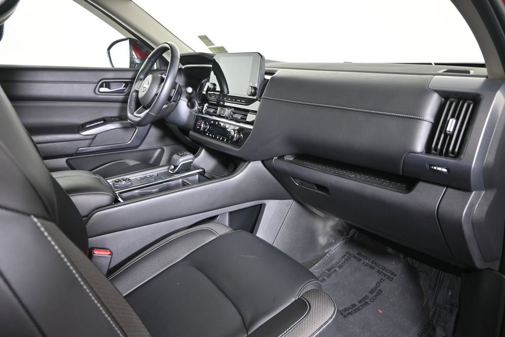 Used 2023 Nissan Pathfinder SL image 15