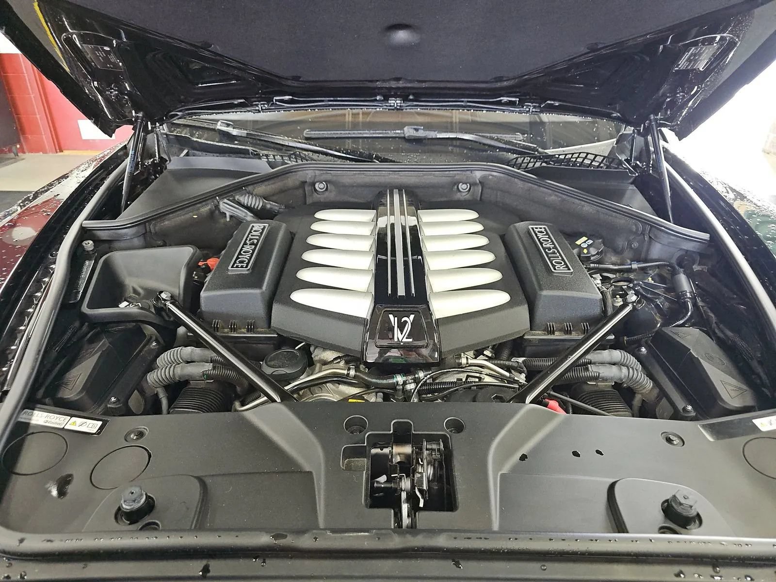 Used 2015 Rolls-Royce Wraith RWD image 14