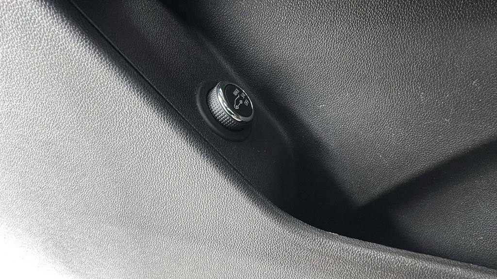 Used 2022 Cadillac XT5 Premium Luxury w/ LPO, Floor Liner Package image 21