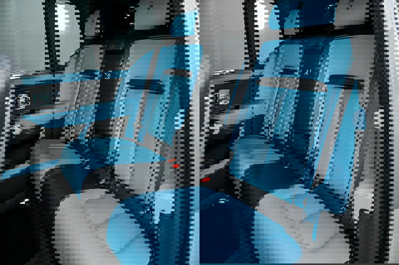 Used 2023 Rolls-Royce Cullinan Black Badge w/ Driver's Package image 25