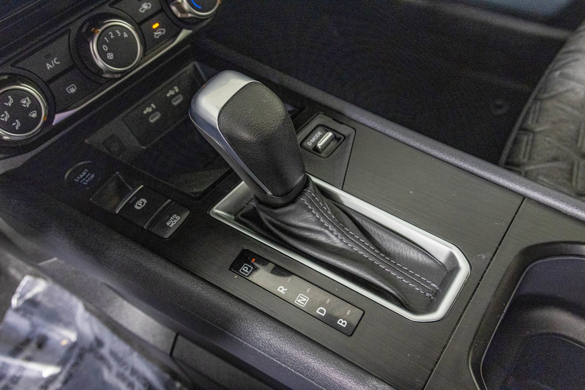 Used 2025 Nissan Kicks SV image 16