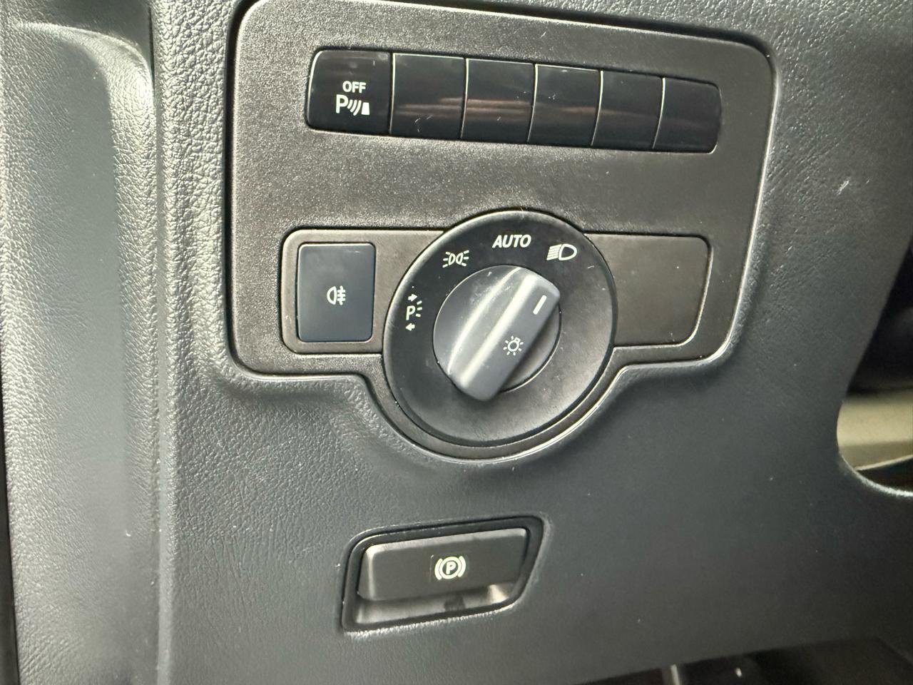 Used 2016 Mercedes-Benz Metris Passenger image 32