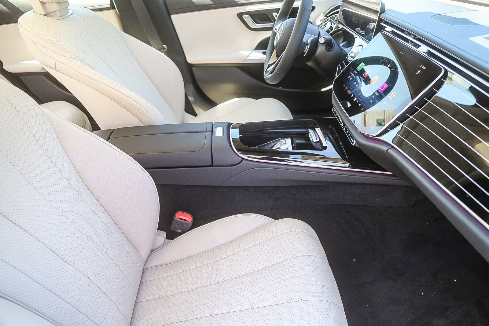 New 2025 Mercedes-Benz E 350 4MATIC Sedan image 15