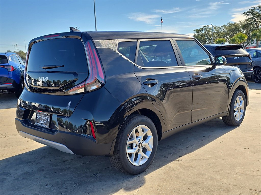 New 2025 Kia Soul LX image 8