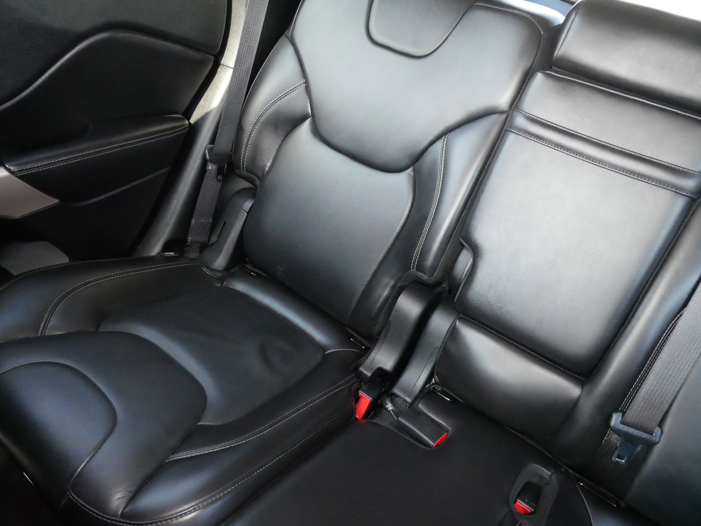 Used 2018 Jeep Cherokee Limited image 12