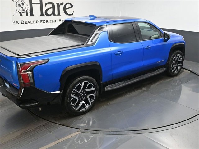 Certified 2025 Chevrolet Silverado EV RST image 37