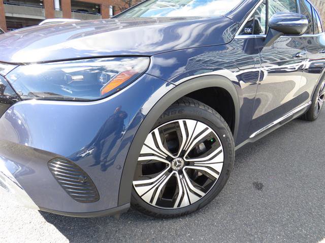 Used 2023 Mercedes-Benz EQE 350+ 4MATIC SUV w/ Exclusive Trim Package image 24