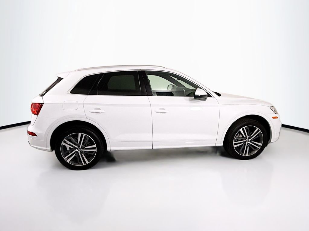 Used 2020 Audi Q5 e Premium Plus w/ Premium Plus Package AWD/4WD image 4