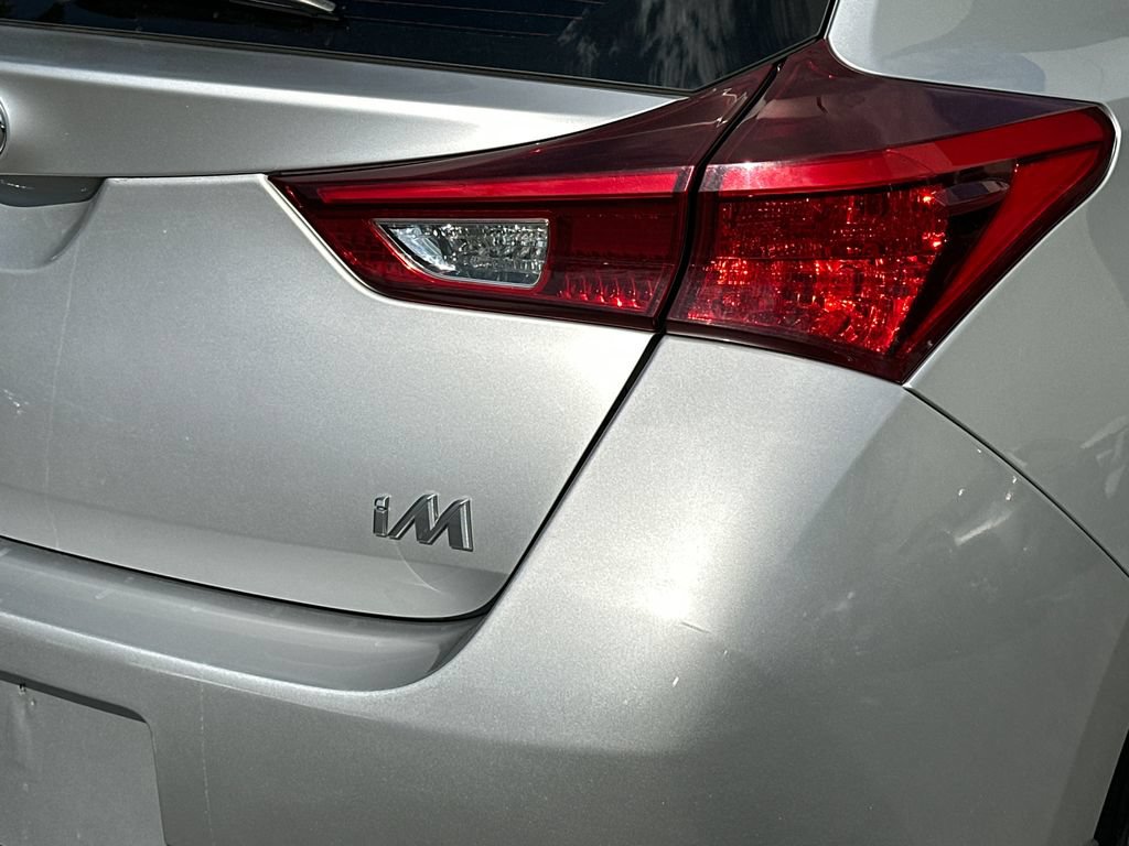 Used 2018 Toyota Corolla iM FWD image 5