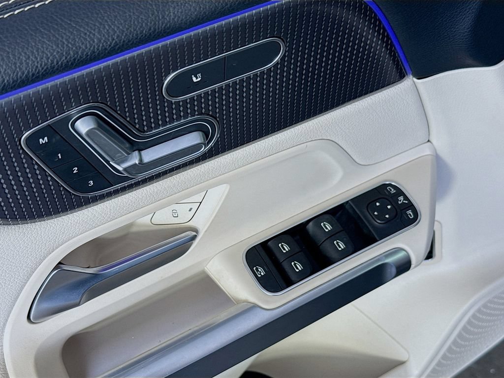 Used 2020 Mercedes-Benz GLB 250 image 17