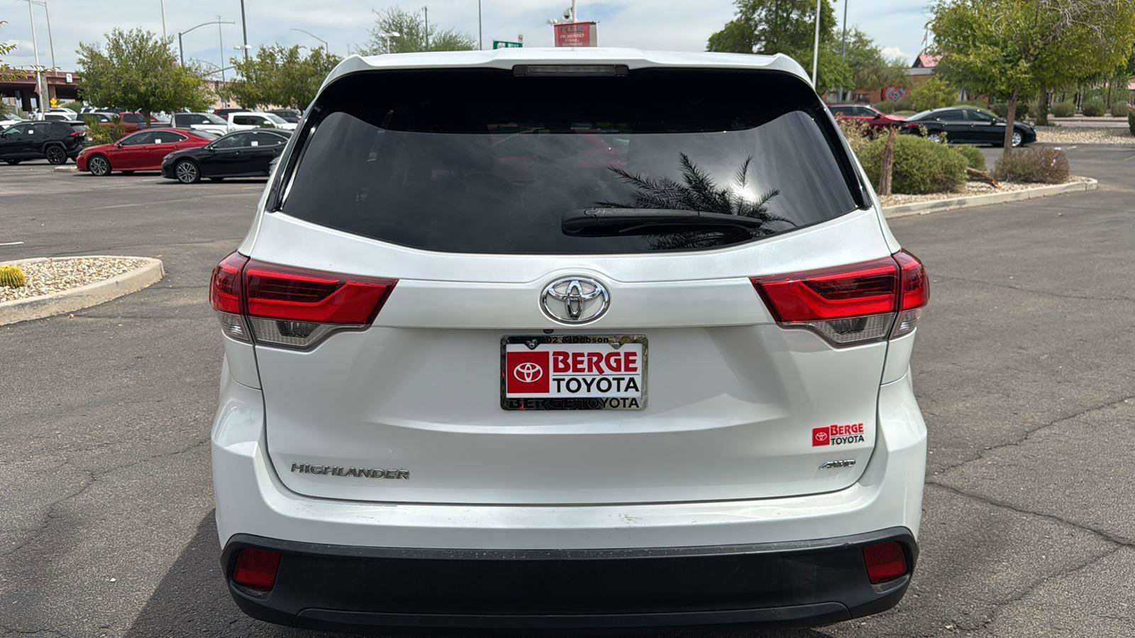 Used 2018 Toyota Highlander LE image 6