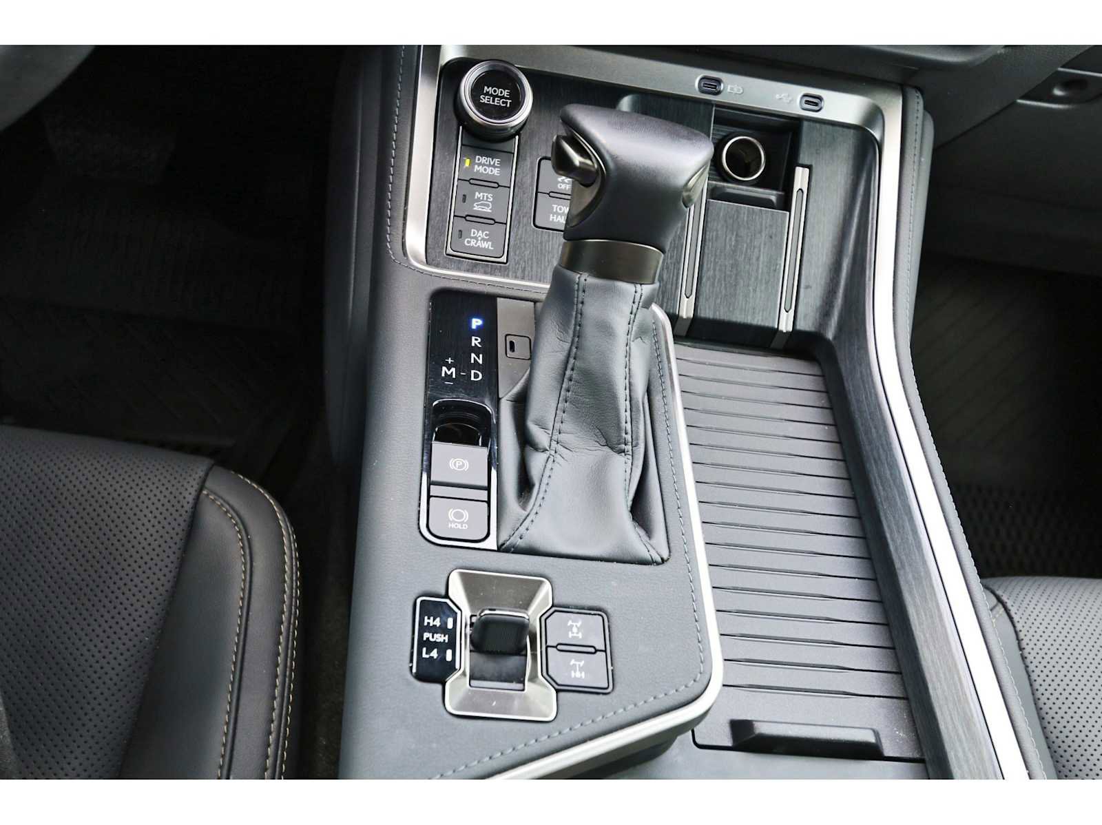 Used 2024 Lexus GX 550 image 24