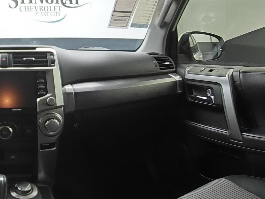 Used 2020 Toyota 4Runner SR5 AWD/4WD image 15