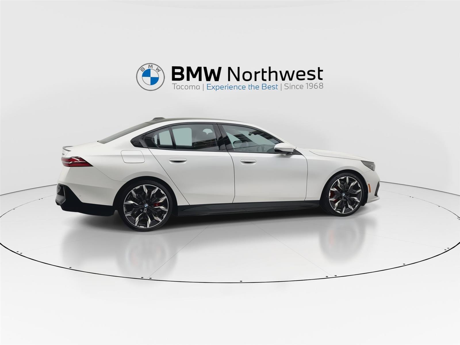 Used 2026 BMW i5 eDrive40 w/ M Sport Package RWD image 4