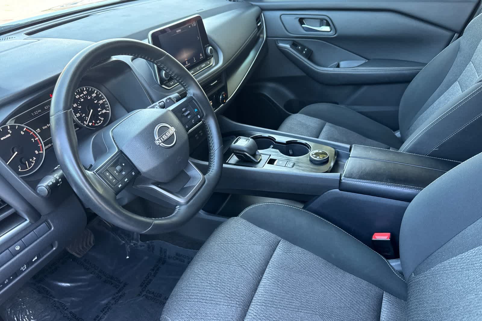 Used 2025 Nissan Rogue SV AWD/4WD image 11