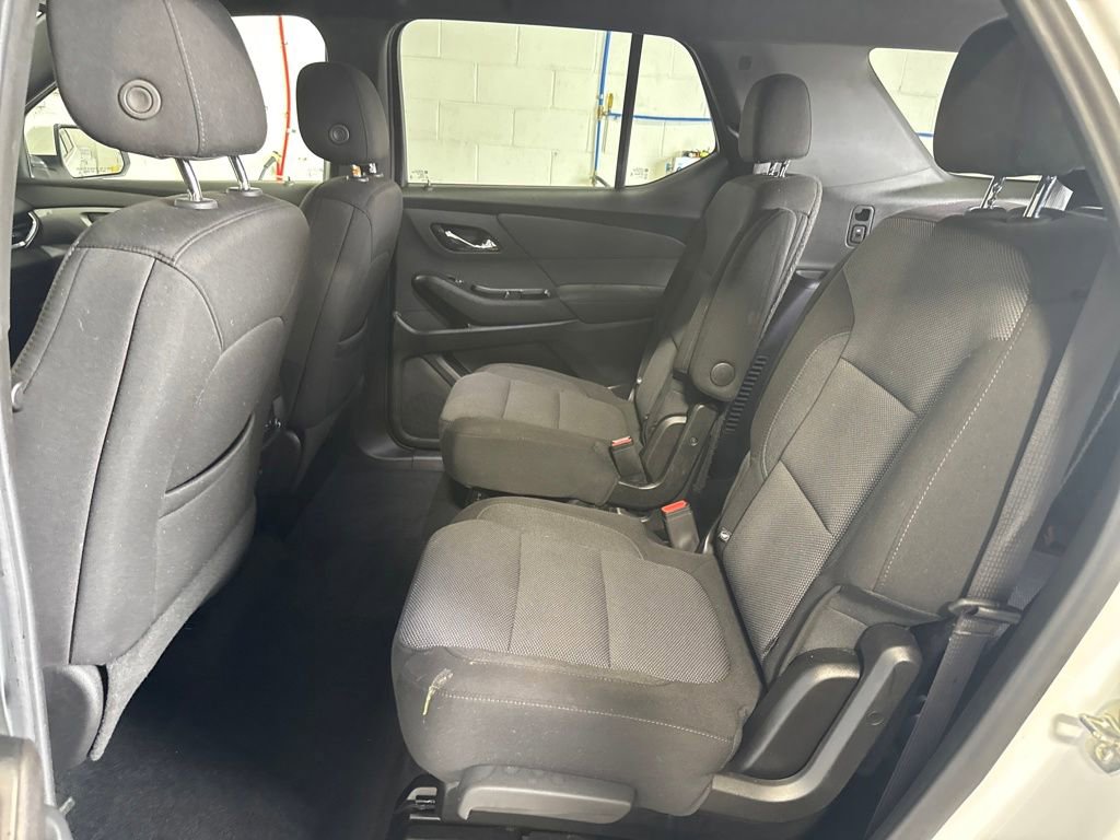 Used 2023 Chevrolet Traverse LT image 25