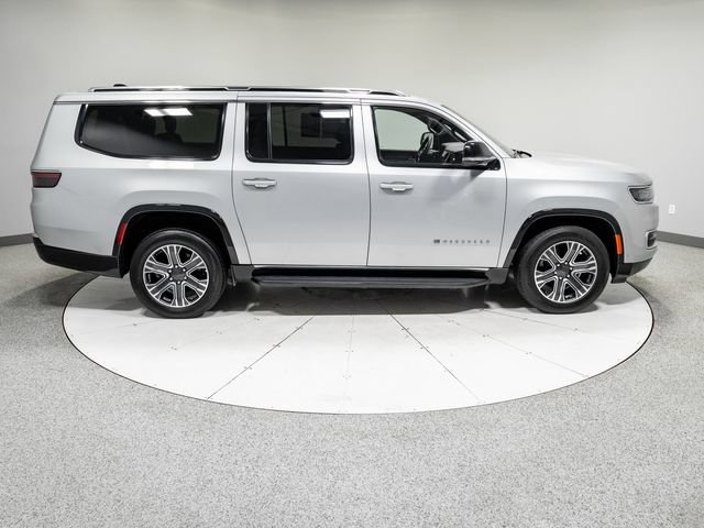Used 2024 Jeep Wagoneer L Series II w/ Flexible Seating Group AWD/4WD image 8