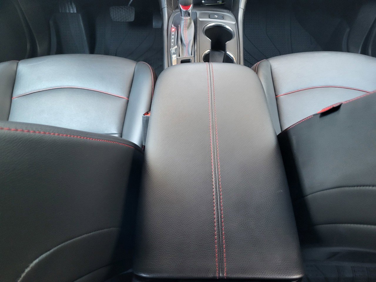 Used 2022 Chevrolet Equinox RS w/ RS Leather Package image 28