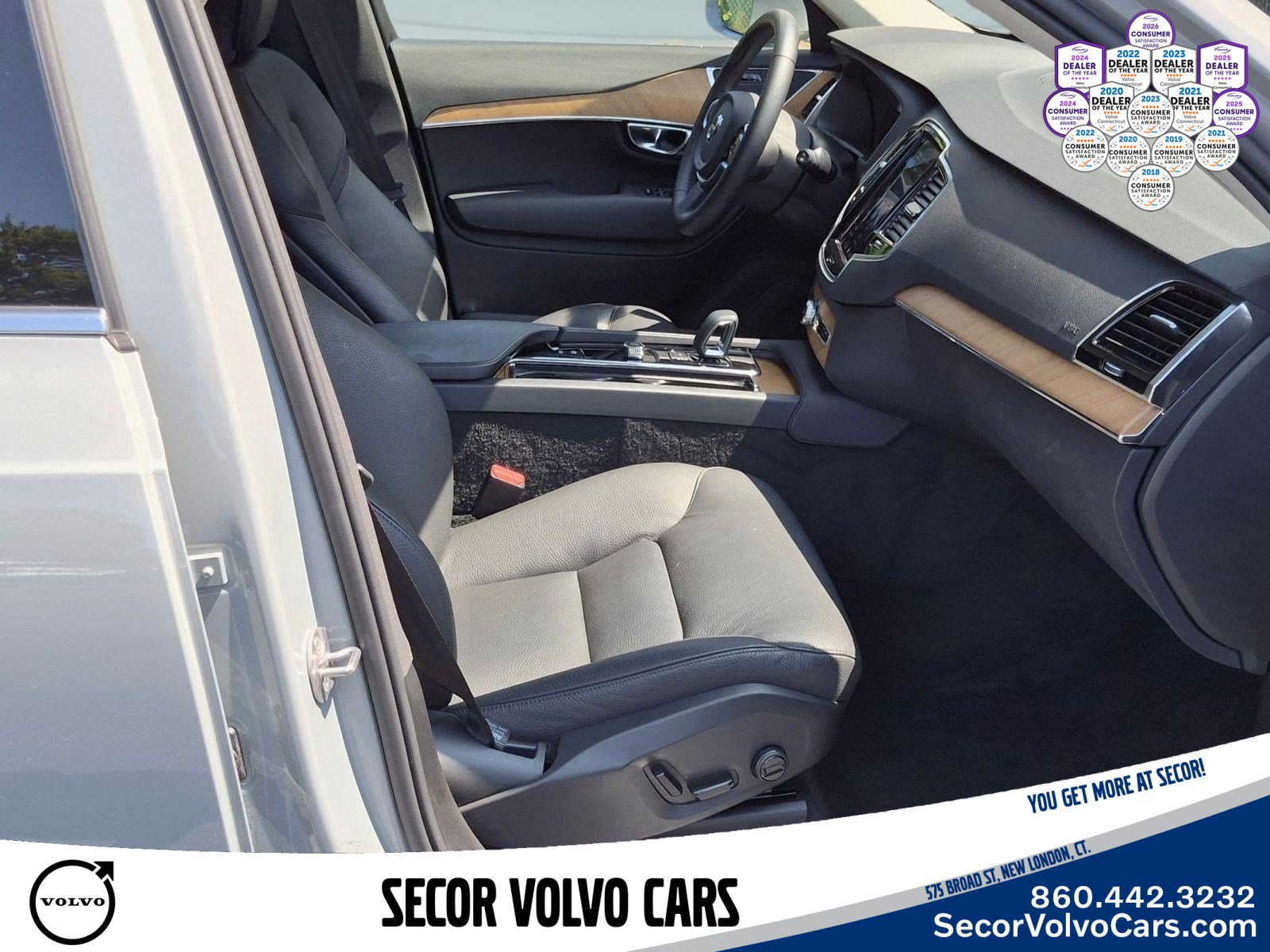 Certified 2025 Volvo XC90 T8 Plus w/ Protection Package Premier AWD/4WD image 28