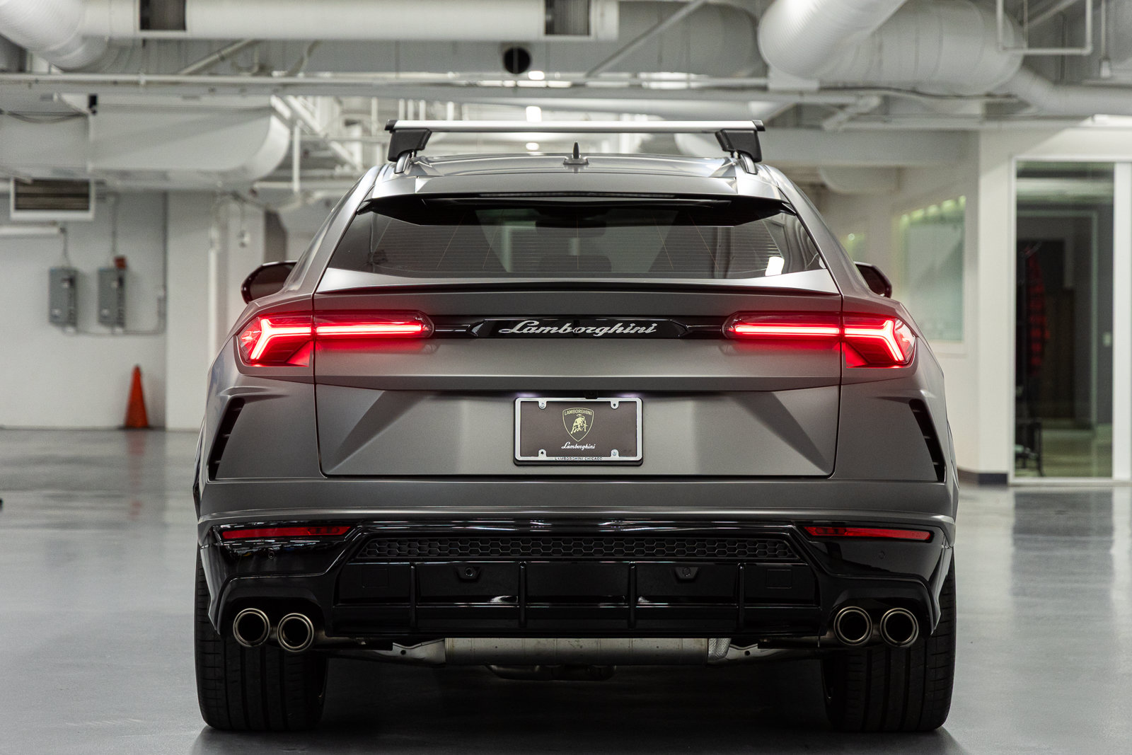 Used 2022 Lamborghini Urus AWD/4WD image 8