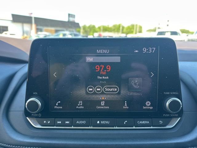 Used 2023 Nissan Rogue SV w/ SV Premium B Package AWD/4WD image 18