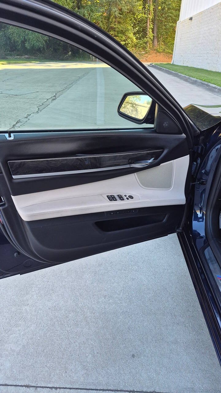 Used 2011 BMW 750Li xDrive AWD/4WD image 31