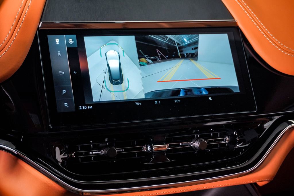 Used 2025 Aston Martin DBX 707 image 28