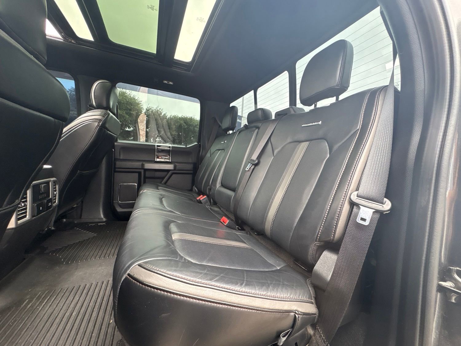Used 2020 Ford F250 Platinum w/ FX4 Off-Road Package AWD/4WD image 18