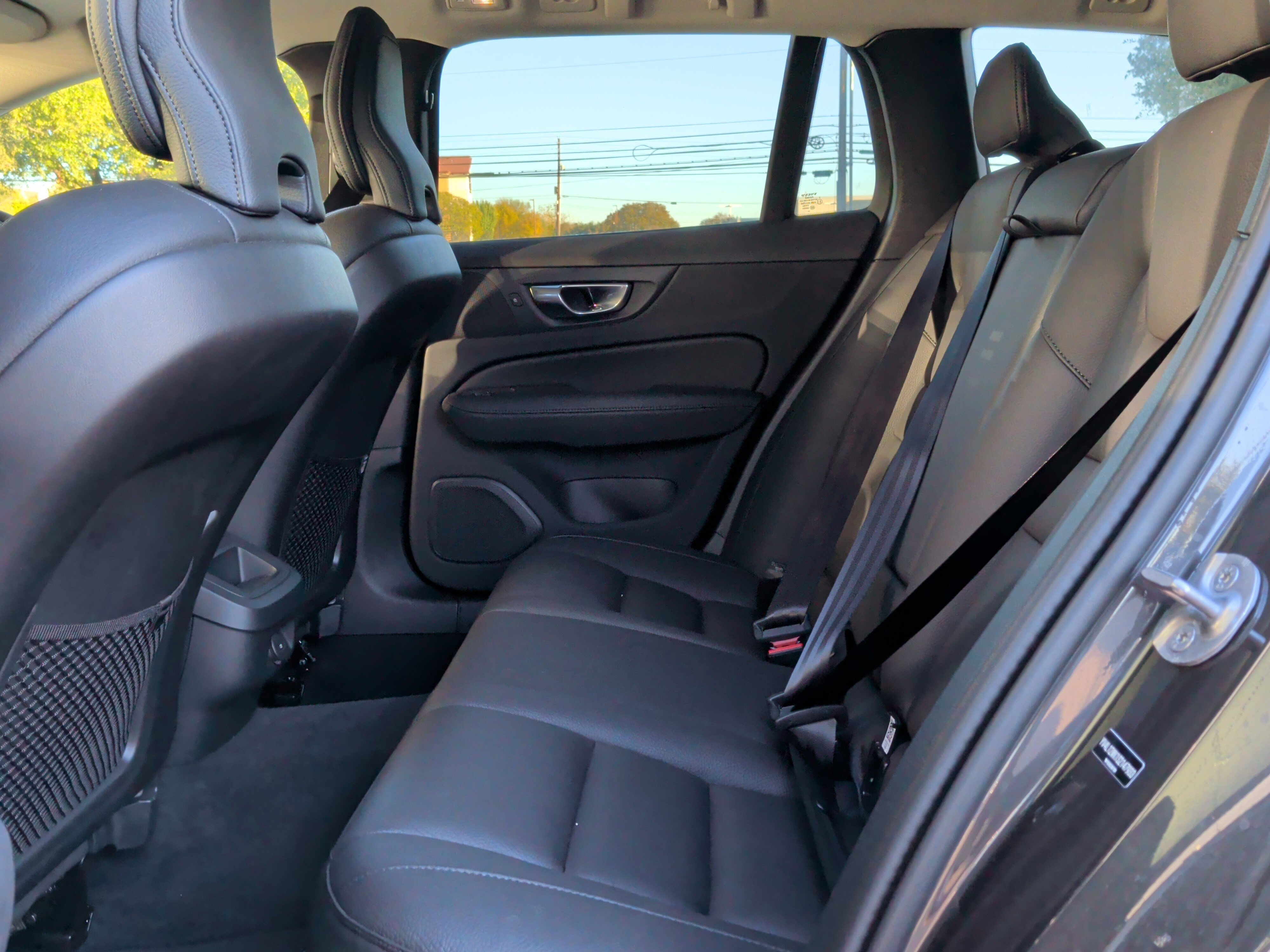 Used 2025 Volvo V60 B5 Cross Country Plus image 18