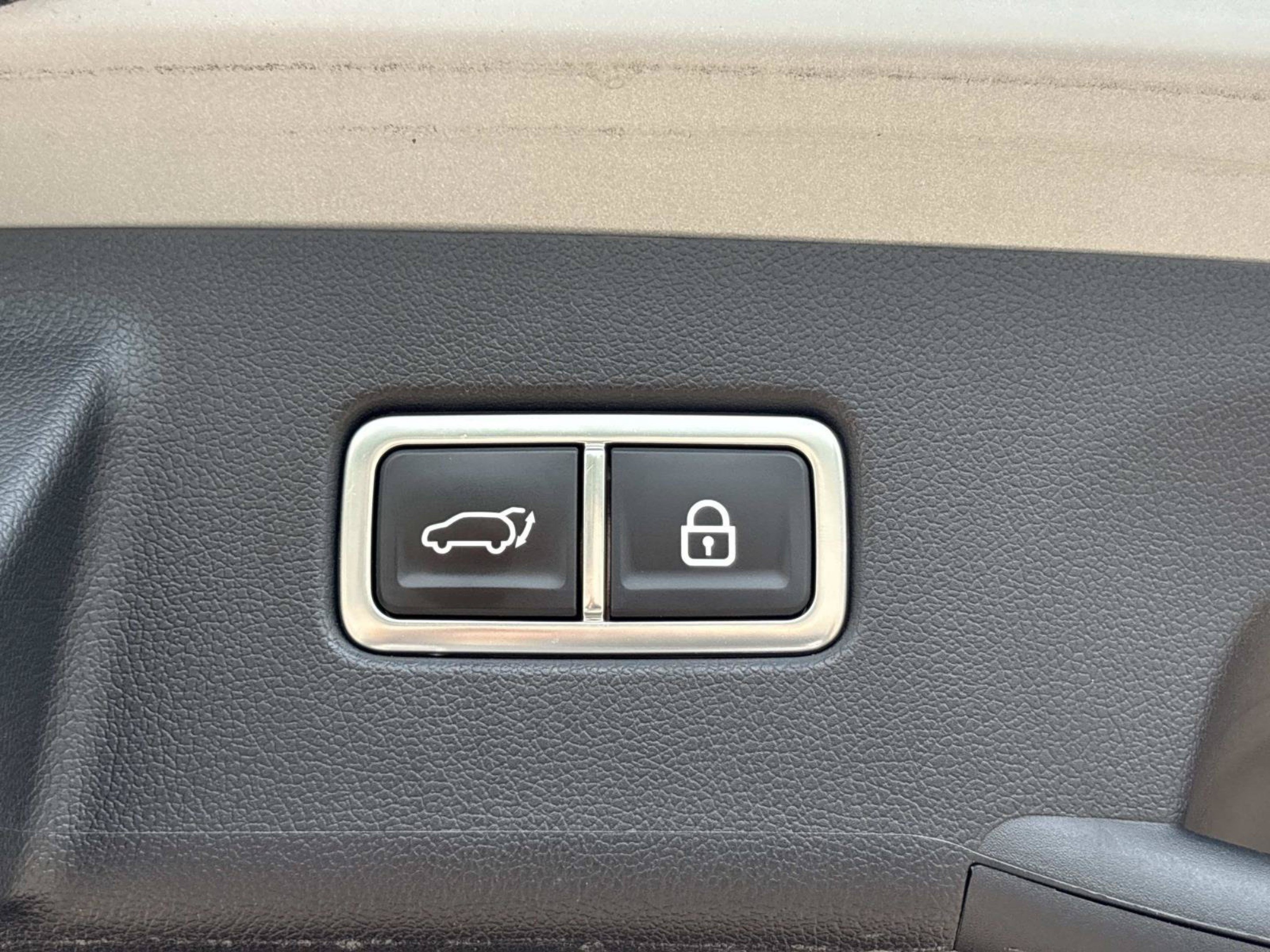 Used 2023 Kia Sorento SX AWD/4WD image 10