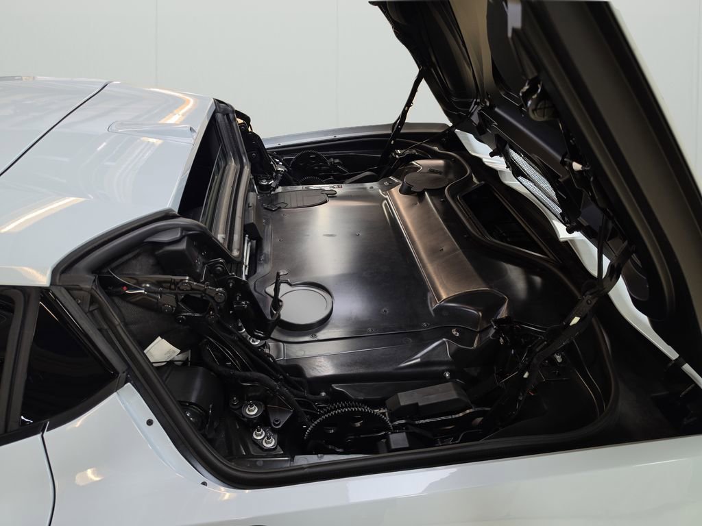 Used 2020 Chevrolet Corvette Stingray Preferred Conv w/ 2LT Preferred Equipment Group RWD image 9