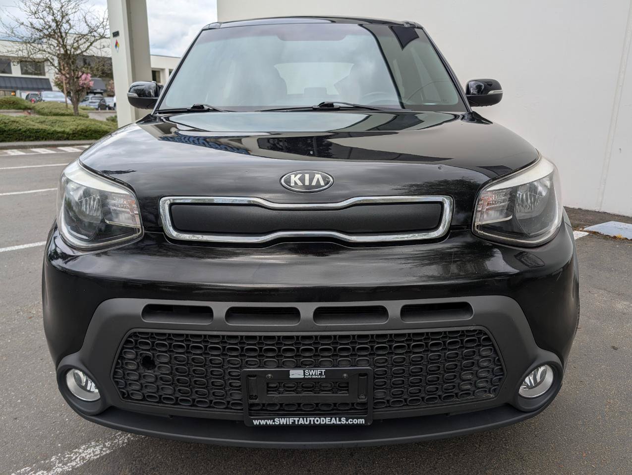 Used 2014 Kia Soul ! w/ Sun & Sound Package FWD image 2