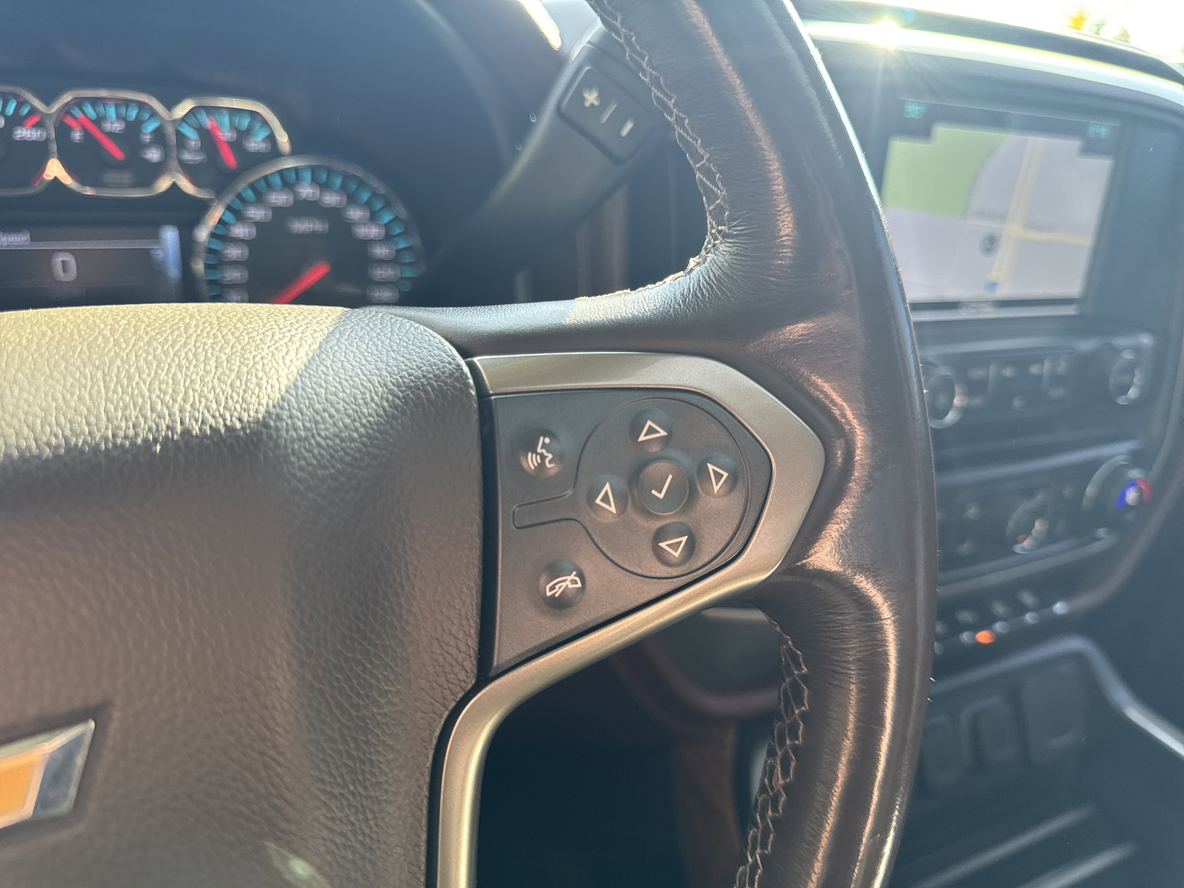 Used 2018 Chevrolet Silverado 2500 High Country w/ Duramax Plus Package image 20