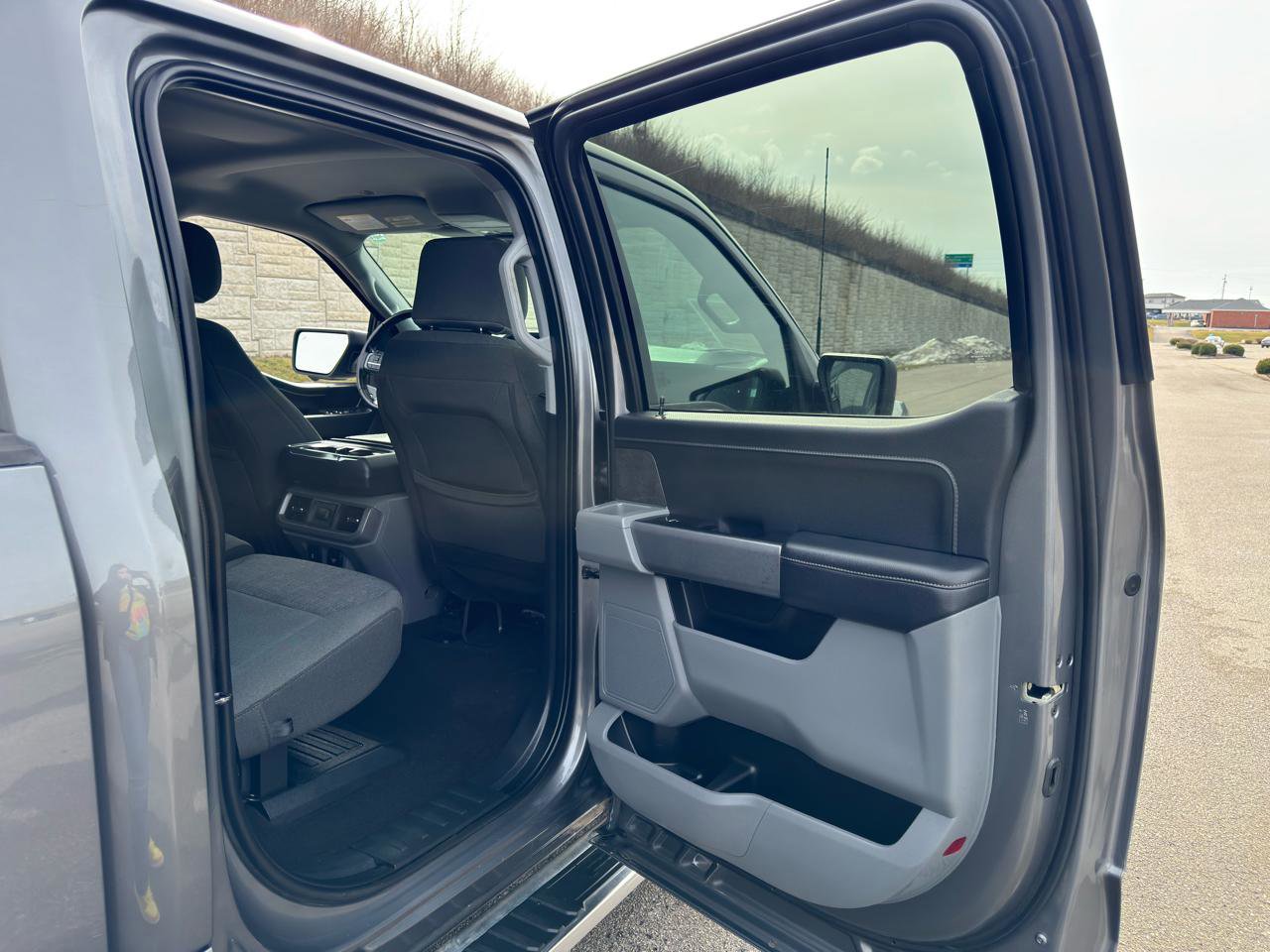 Used 2024 Ford F150 XLT w/ Mobile Office Package image 42