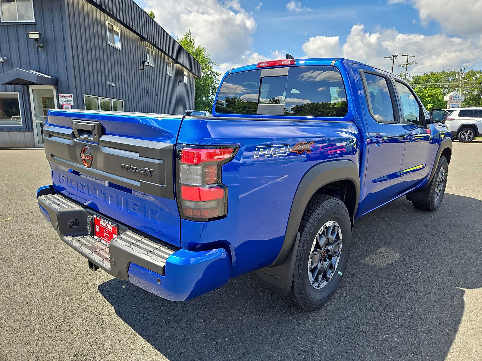 New 2026 Nissan Frontier PRO-4X w/ Pro-4x Convenience Package AWD/4WD image 4