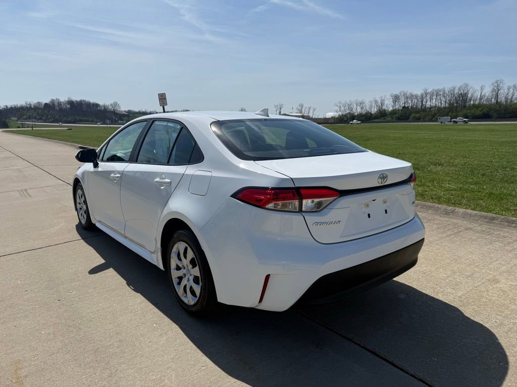 Used 2025 Toyota Corolla LE image 7