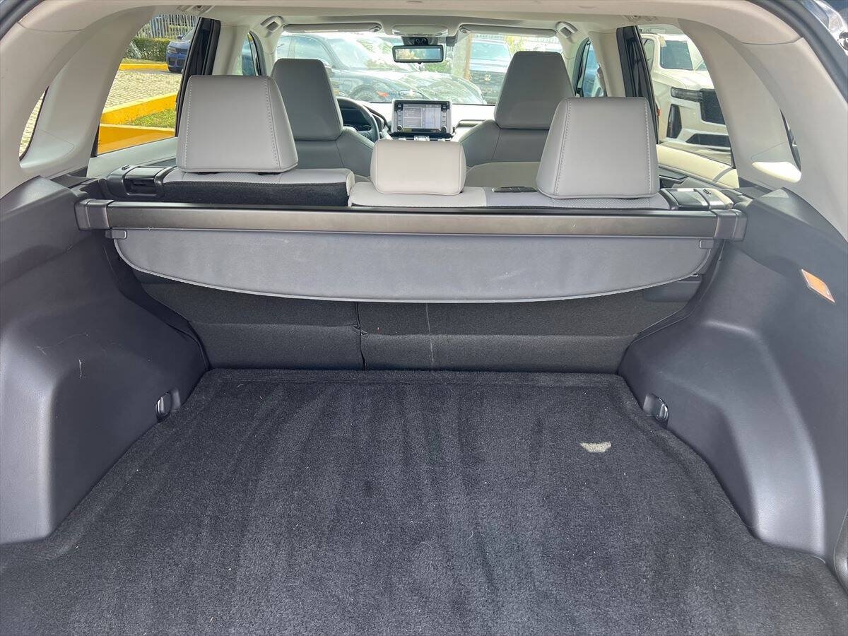 Used 2019 Toyota RAV4 Limited w/ Cold Weather Package FWD image 17