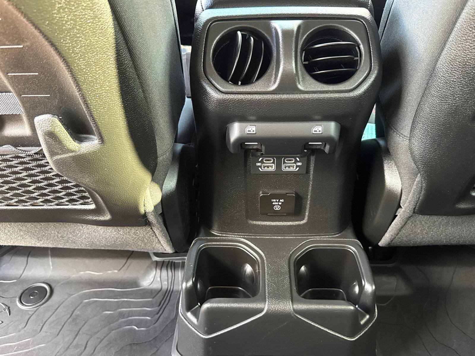 Used 2022 Jeep Gladiator Rubicon w/ Cold Weather Group AWD/4WD image 7