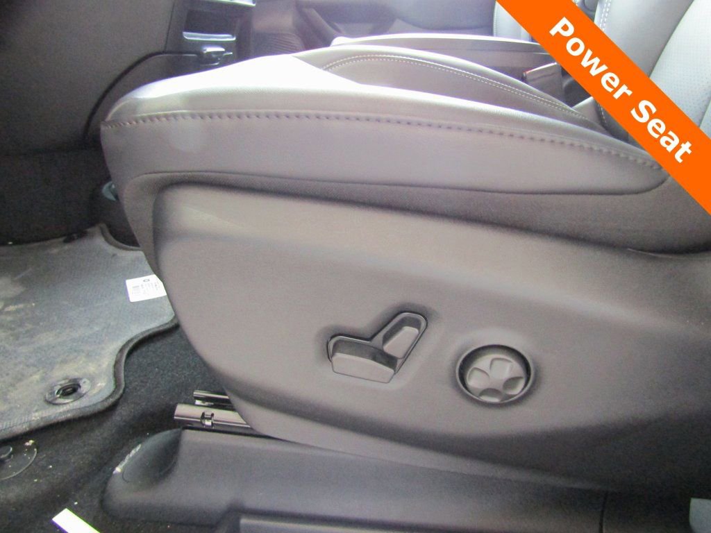 New 2026 Chrysler Pacifica Select image 6