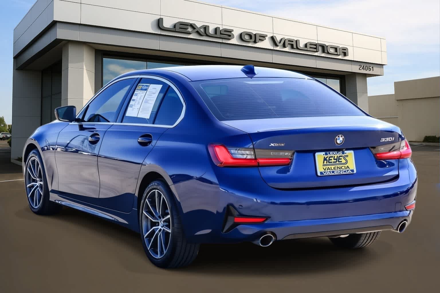 Used 2020 BMW 330i xDrive Sedan w/ Convenience Package AWD/4WD image 2