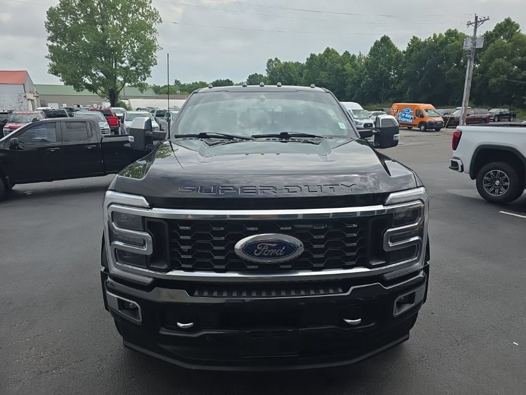 Used 2023 Ford F450 Platinum w/ FX4 Off-Road Package AWD/4WD image 3