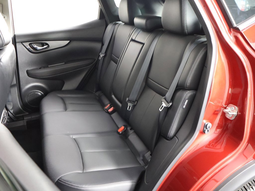 Used 2022 Nissan Rogue Sport SL w/ Premium Package image 32