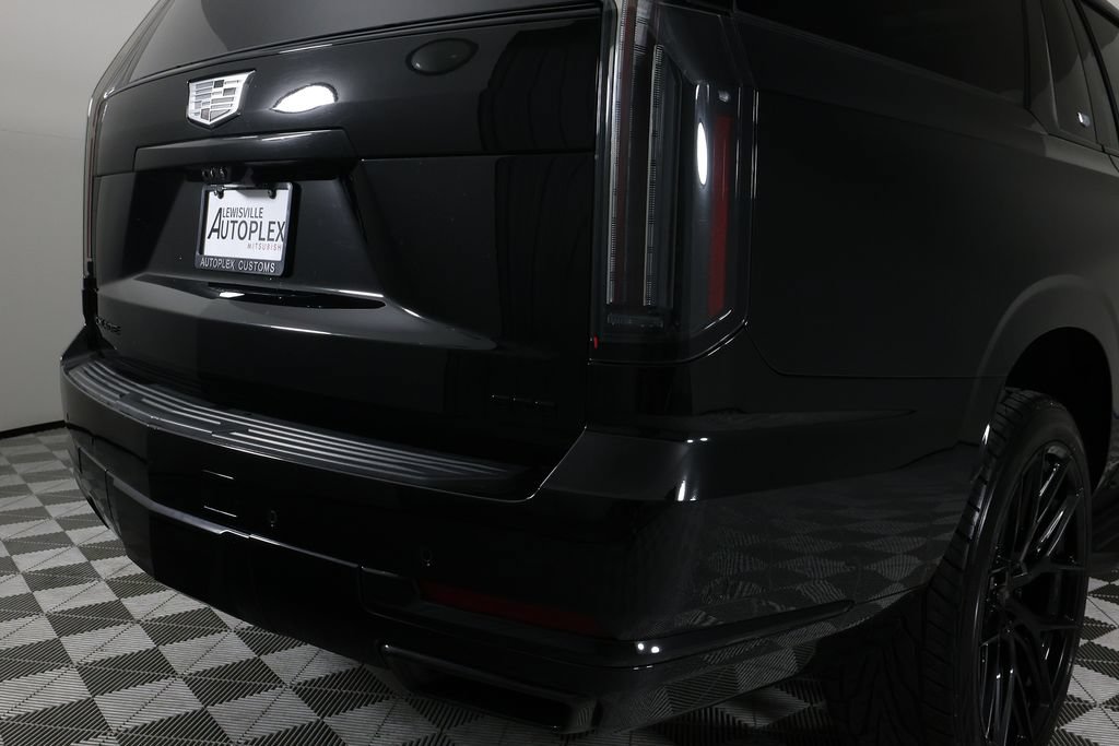 Used 2025 Cadillac Escalade ESV Sport w/ LPO, ONYX Package AWD/4WD image 51