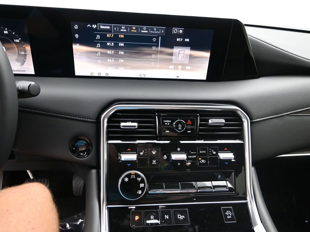 New 2025 Nissan Armada SL w/ Captain's Chari Seat Package image 17