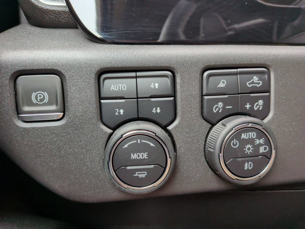 Used 2023 Chevrolet Silverado 1500 LT Trail Boss w/ LT Trail Boss Premium Package AWD/4WD image 30