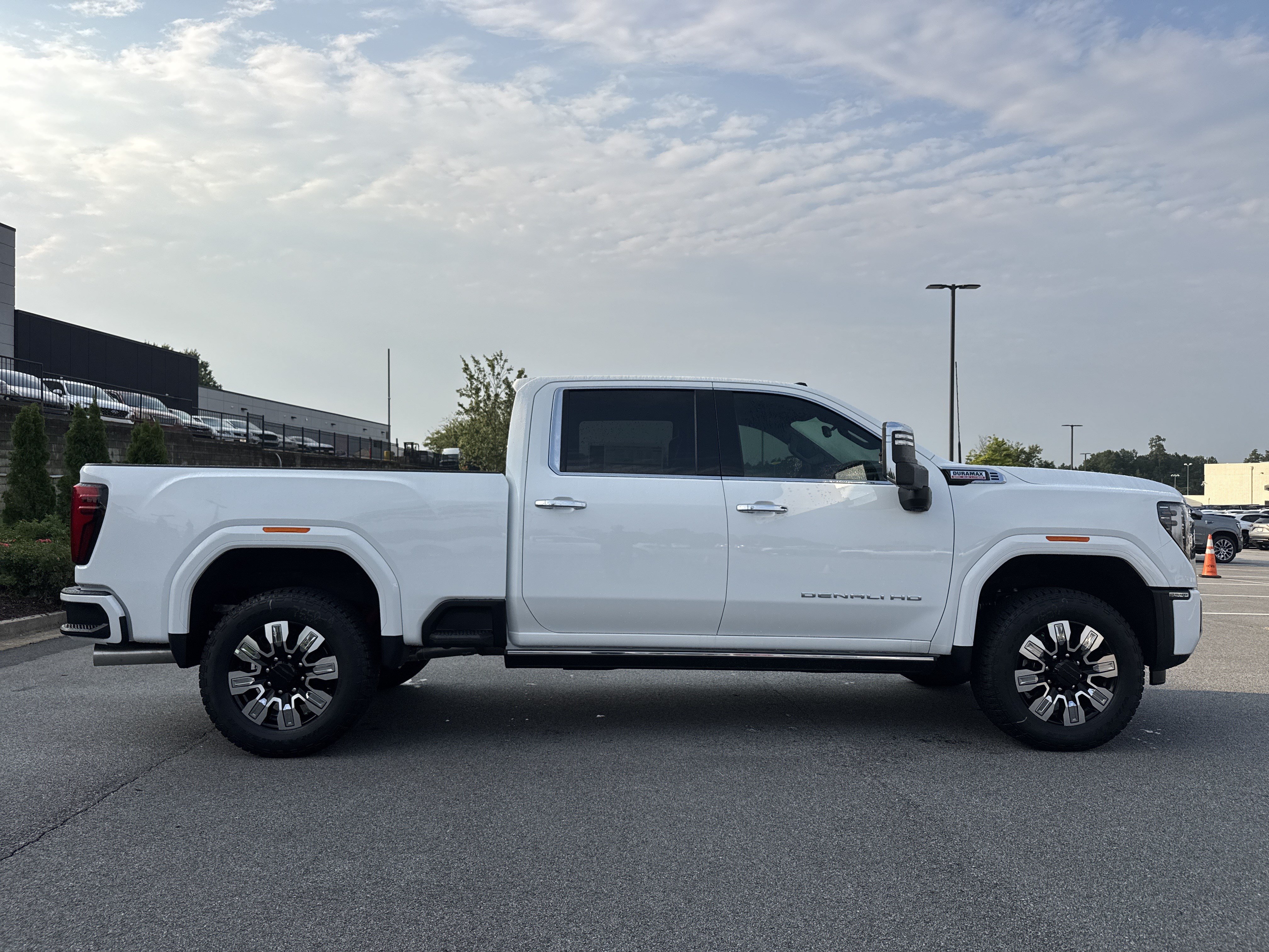 New 2026 GMC Sierra 2500 Denali w/ Denali Reserve Package AWD/4WD image 11