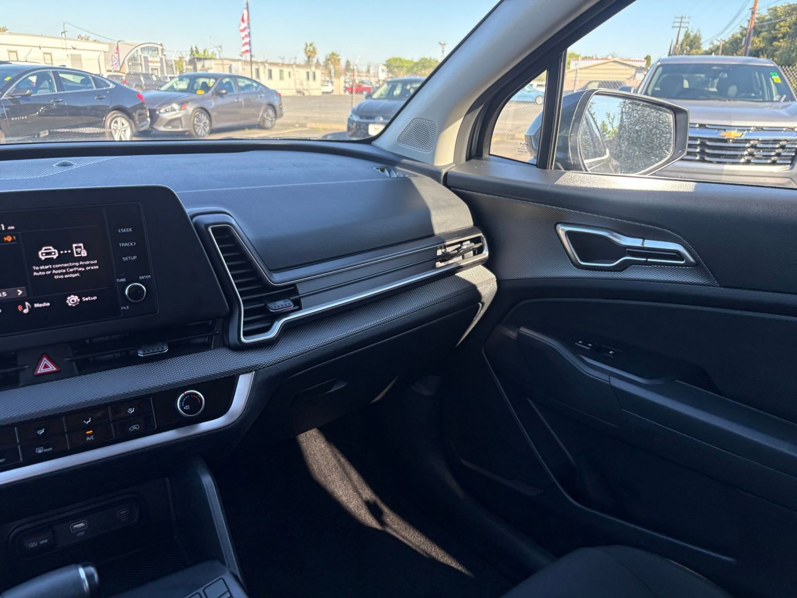Used 2025 Kia Sportage LX image 34