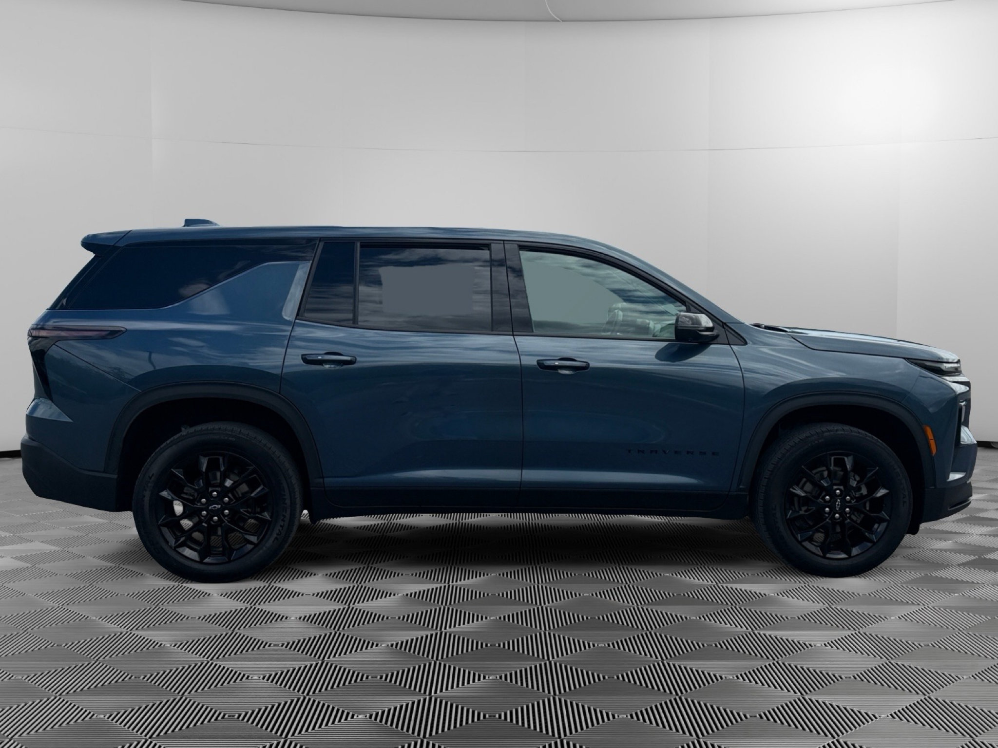 Used 2024 Chevrolet Traverse LS w/ Midnight/Sport Edition AWD/4WD image 9