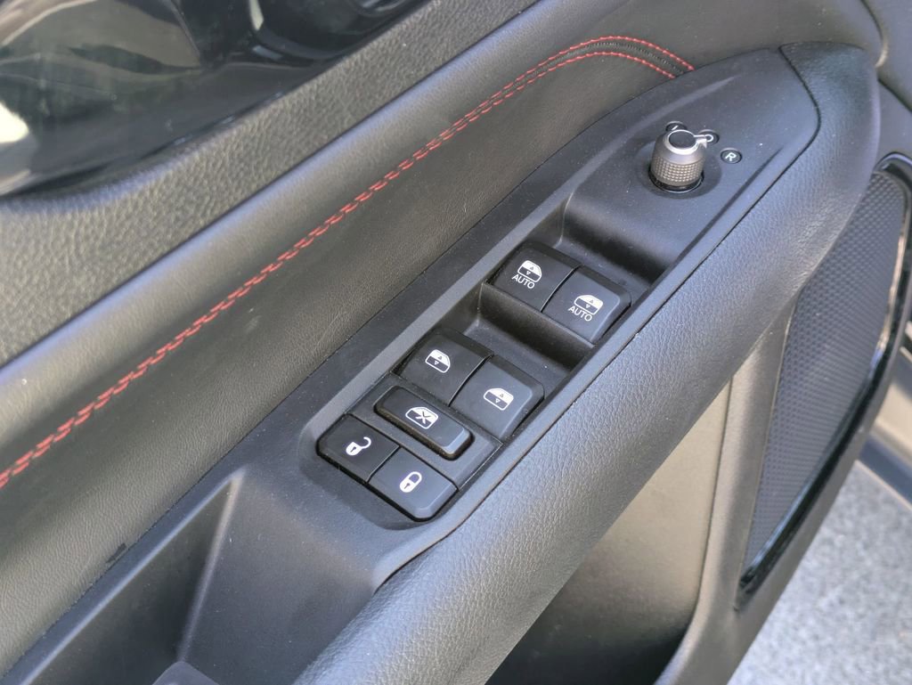 Used 2025 Jeep Compass Trailhawk image 13